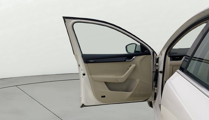 2019 Skoda Octavia L&K 1.8 TSI AT, Petrol, Automatic, 1,39,105 km, LHS Front Door