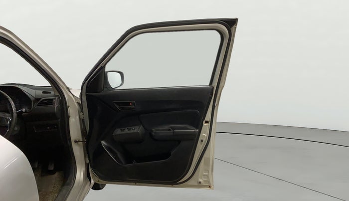 2020 Maruti Swift LXI, Petrol, Manual, 59,912 km, RHS Front Door