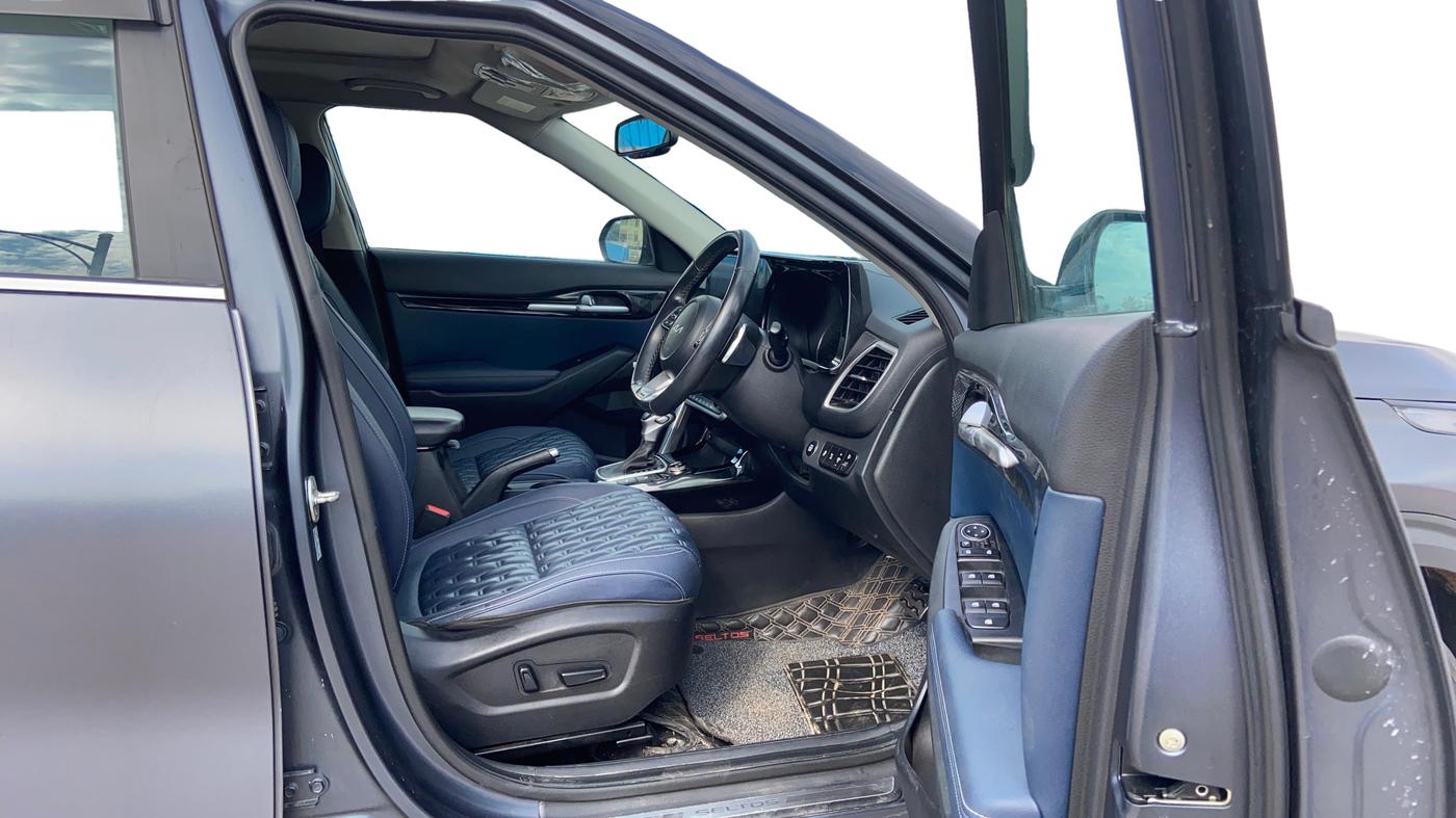 2022 KIA SELTOS X LINE 1.4 DCT, Petrol, Automatic, 83,632 km, Right Side Front Door Cabin