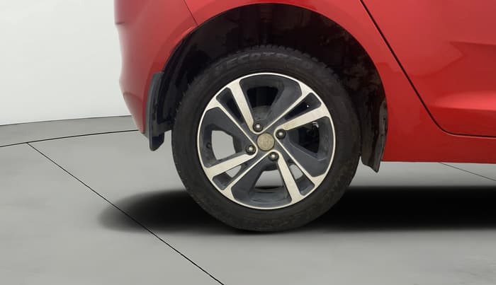 2023 Tata ALTROZ XZ PETROL, Petrol, Manual, 10,186 km, Right Rear Wheel