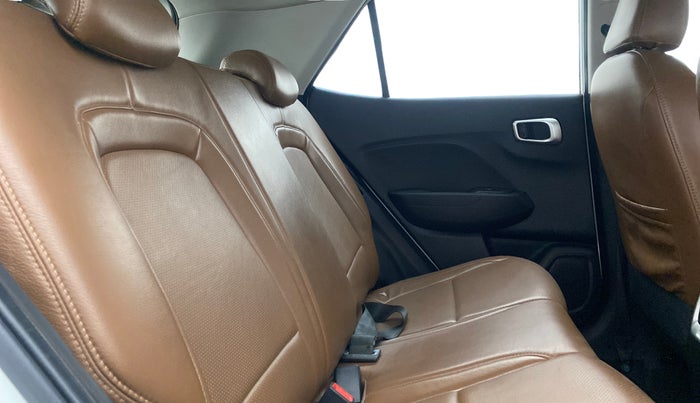 2019 Hyundai VENUE SX PLUS 1.0 TURBO DCT, Petrol, Automatic, 32,201 km, Right Side Rear Door Cabin