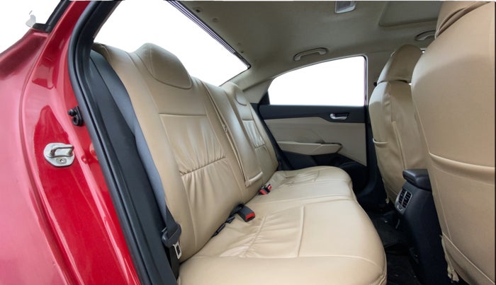 2020 Hyundai Verna 1.6 CRDI SX + AT, Diesel, Automatic, 28,482 km, Right Side Rear Door Cabin