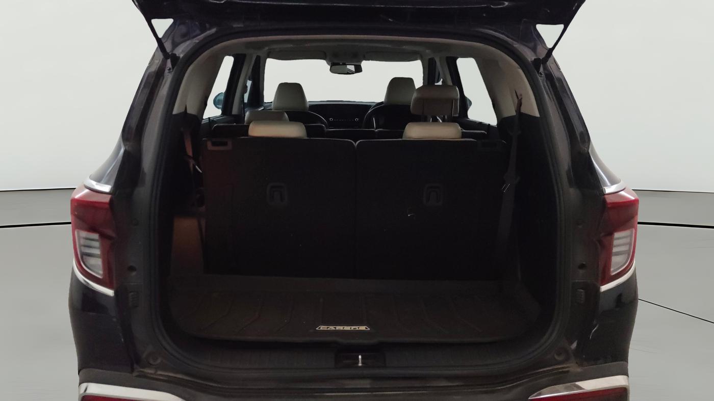 2022 KIA CARENS LUXURY PLUS 1.4 PETROL 7 STR, Petrol, Manual, 37,723 km, Boot Open Zoomed View