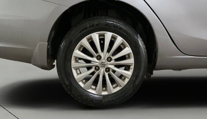 2016 Maruti Ciaz ZXI, Petrol, Manual, 85,653 km, Right Rear Wheel