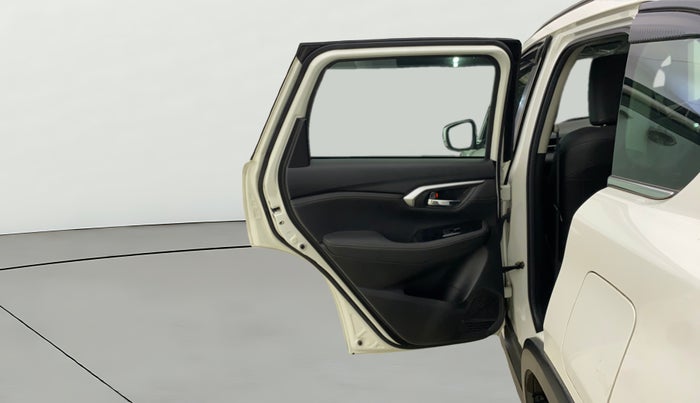 2022 Toyota URBAN CRUISER HYRYDER V NEO DRIVE, Petrol, Manual, 23,401 km, LHS Rear Door