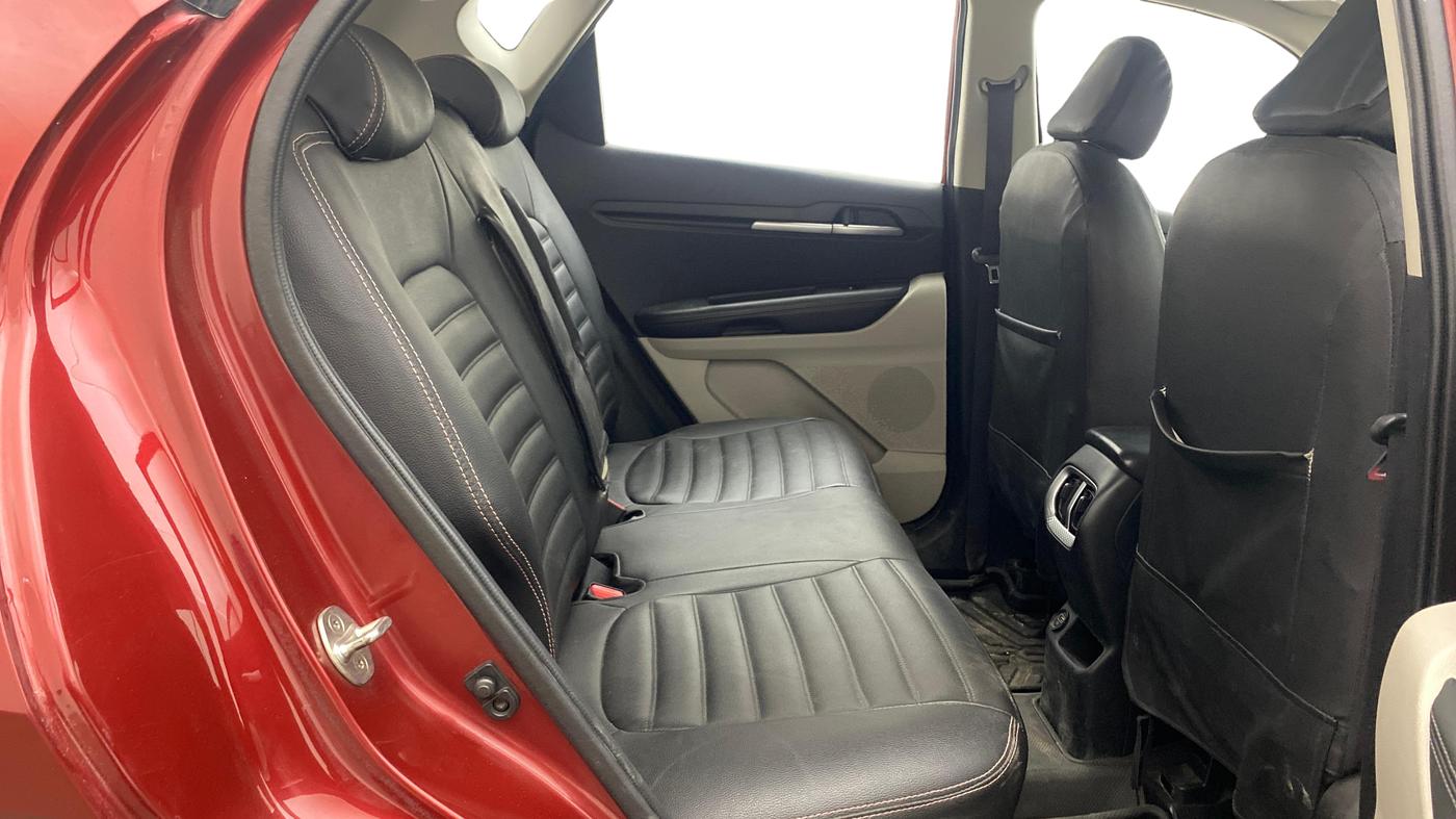 2020 KIA SONET HTX 1.0 IMT, Petrol, Manual, 1,18,575 km, Right Side Rear Door Cabin