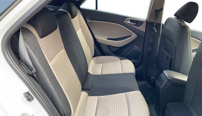 2019 Hyundai Elite i20 MAGNA PLUS 1.2, Petrol, Manual, 36,468 km, Right Side Rear Door Cabin