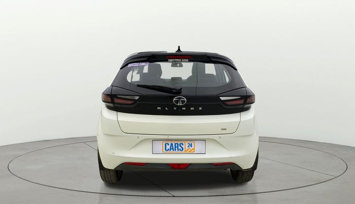 2024 Tata ALTROZ XZA + SUNROOF, Petrol, Automatic, 5,572 km, Back/Rear