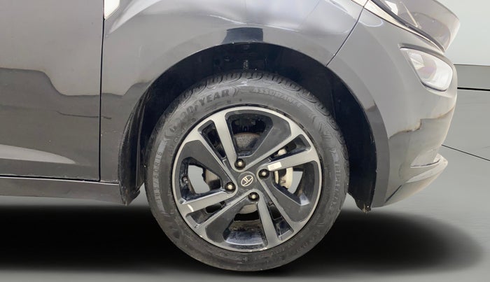 2022 Tata ALTROZ XZA PLUS DARK EDTION, Petrol, Automatic, 22,346 km, Right Front Wheel