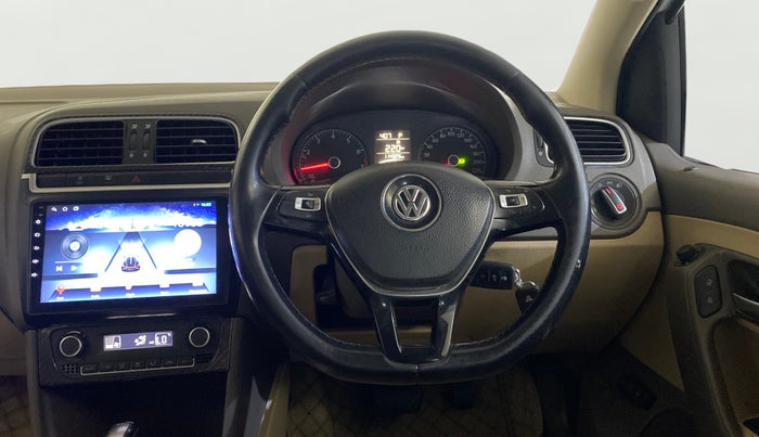 2016 Volkswagen Vento HIGHLINE PETROL AT, Petrol, Automatic, 1,14,318 km, Steering Wheel Close Up