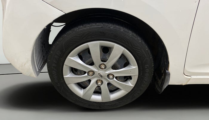 2016 Hyundai Eon MAGNA +, Petrol, Manual, 58,813 km, Left Front Wheel
