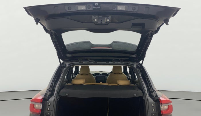 2022 Nissan MAGNITE XV PREMIUM TURBO CVT, Petrol, Automatic, 17,630 km, Boot Door Open