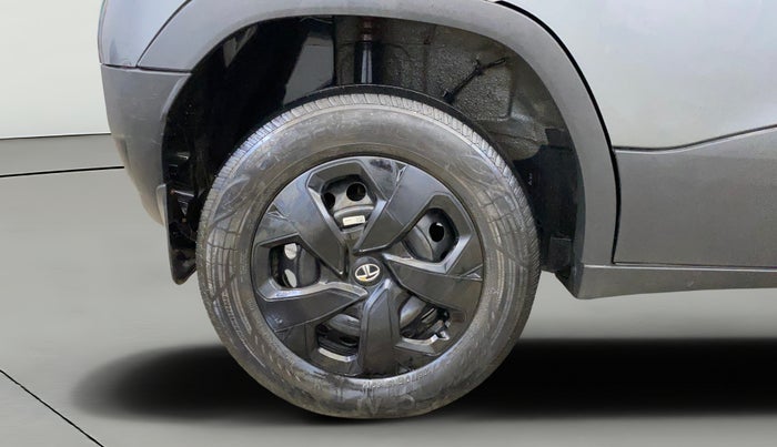 2023 Tata PUNCH PURE MT CNG, CNG, Manual, 38,033 km, Right Rear Wheel