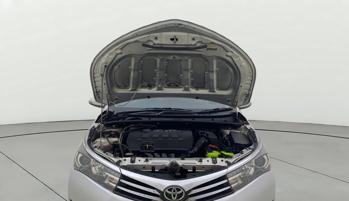 2014 Toyota Corolla Altis GL PETROL, Petrol, Manual, 1,32,247 km, Open Bonet