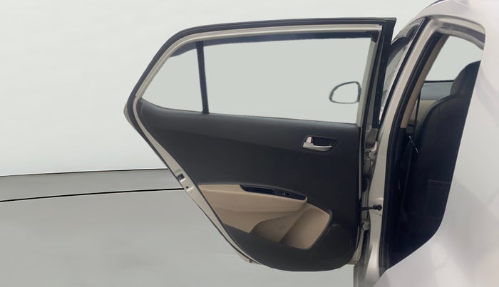 2015 Hyundai Grand i10 ASTA 1.1 CRDI, Diesel, Manual, 1,07,537 km, LHS Rear Door