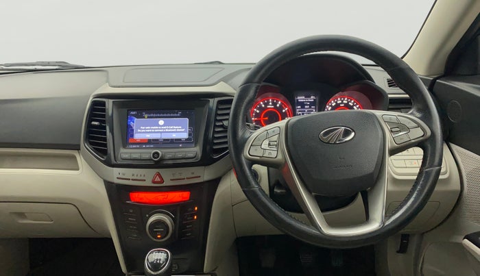 2020 Mahindra XUV300 W8 (O) 1.2 PETROL, Petrol, Manual, 1,04,286 km, Steering Wheel Close Up