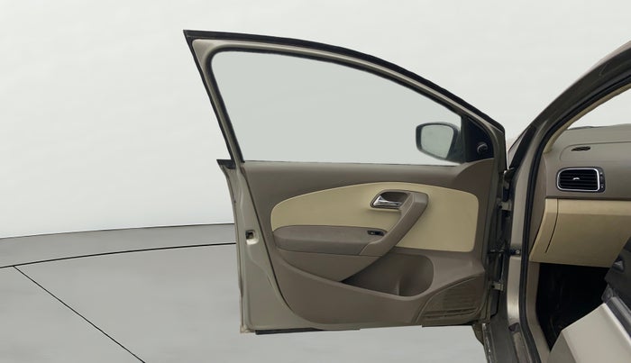 2013 Skoda Rapid AMBITION 1.6 TDI CR MT PLUS, Diesel, Manual, 1,04,812 km, LHS Front Door