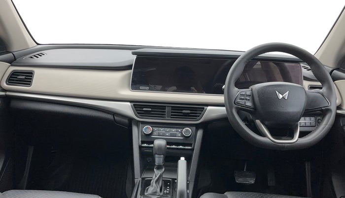 2023 Mahindra XUV700 AX 5 P AT 5 STR, Petrol, Automatic, 14,466 km, Dashboard