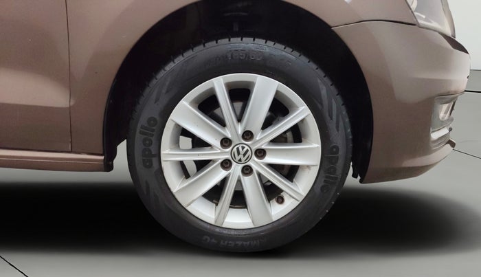 2015 Volkswagen Vento HIGHLINE 1.5 AT, Diesel, Automatic, 1,09,859 km, Right Front Wheel