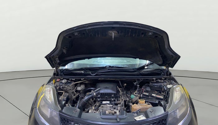 2018 Tata NEXON XM PETROL, CNG, Manual, 94,517 km, Open Bonet