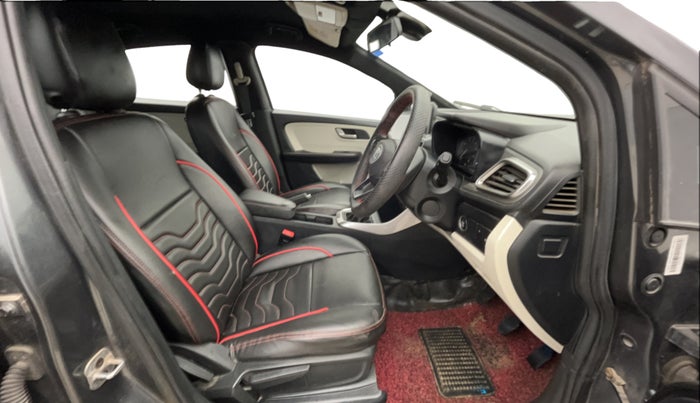 2021 Tata ALTROZ XZ PETROL, Petrol, Manual, 26,606 km, Right Side Front Door Cabin