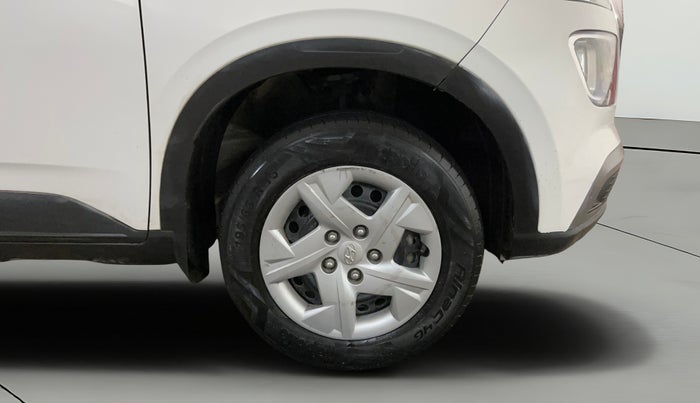 2021 Hyundai VENUE S 1.2, Petrol, Manual, 17,438 km, Right Front Wheel