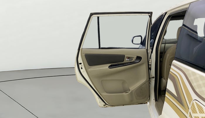 2014 Toyota Innova 2.5 ZX 7 STR, Diesel, Manual, 1,70,000 km, LHS Rear Door