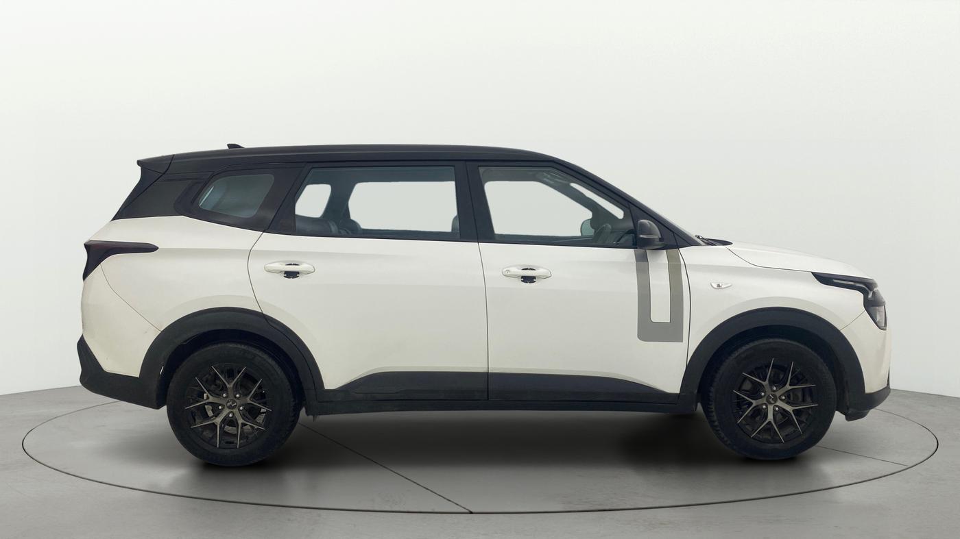 2023 KIA CARENS PREMIUM 1.5 DIESEL IMT 7 STR, Diesel, Manual, 83,942 km, Right Side View