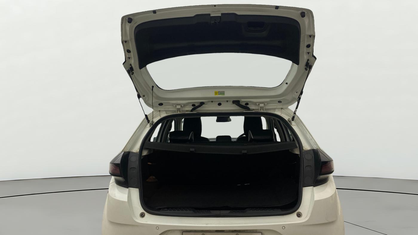 2023 Tata ALTROZ XZ PLUS SUNROOF CNG, CNG, Manual, 43,186 km, Boot Door Open