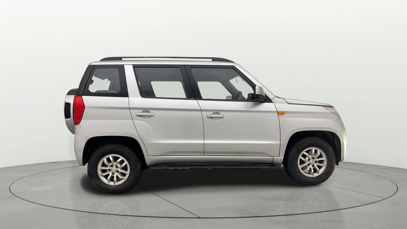 2018 Mahindra TUV300 T8, Diesel, Manual, 49,539 km, Right Side View