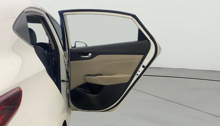 2018 Hyundai Verna 1.6 VTVT SX (O) AT, Petrol, Automatic, 77,959 km, RHS Rear Door