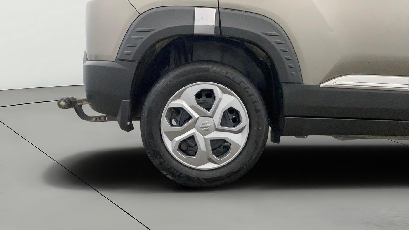 2024 Maruti BREZZA LXI, Petrol, Manual, 35,047 km, Right Rear Wheel