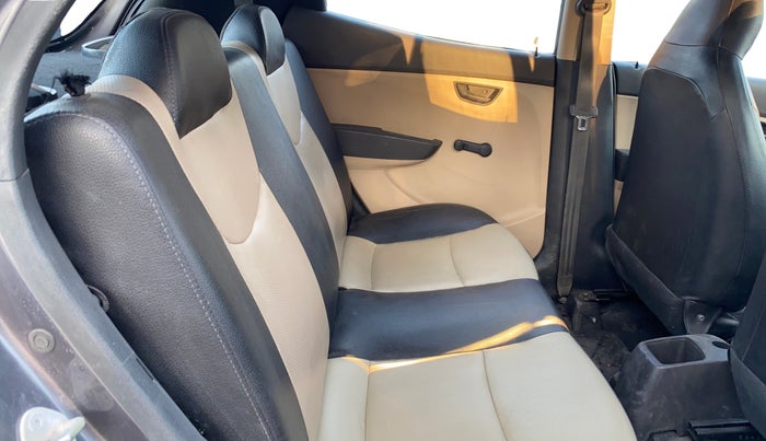 2014 Hyundai Eon ERA +, Petrol, Manual, 17,518 km, Right Side Rear Door Cabin