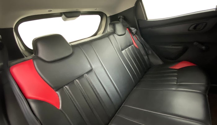 2017 Renault Kwid RXT 1.0 AMT, Petrol, Automatic, 1,01,121 km, Right Side Rear Door Cabin