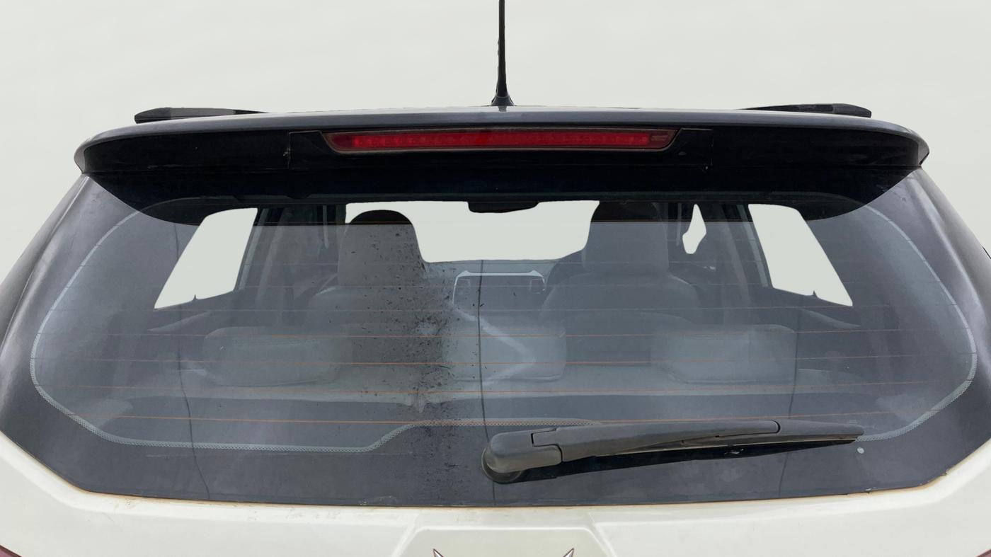 2023 Mahindra XUV300 W8 (O) 1.5 DIESEL AMT, Diesel, Automatic, 65,618 km, Rear Windshield