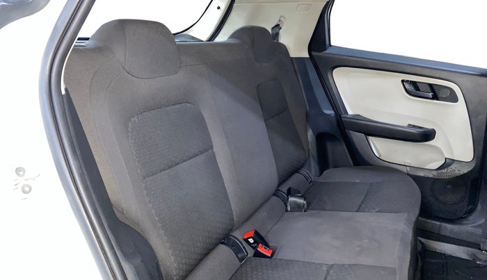 2023 Tata ALTROZ XM PLUS SUNROOF CNG, CNG, Manual, 25,460 km, Right Side Rear Door Cabin