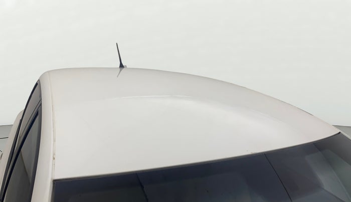 2014 Volkswagen Polo HIGHLINE1.2L, Petrol, Manual, 1,18,268 km, Roof