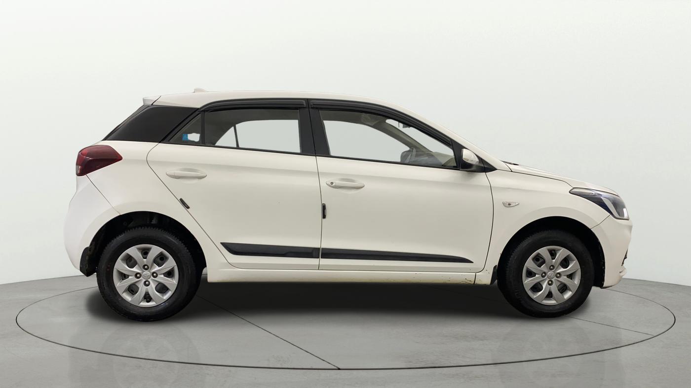 2020 Hyundai Elite i20 MAGNA PLUS 1.2, Petrol, Manual, 13,658 km, Right Side View