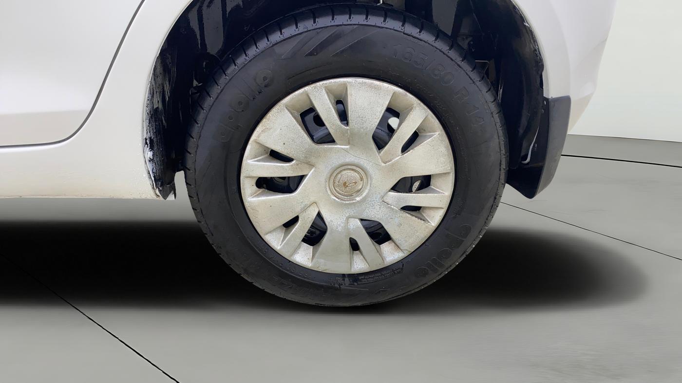 2015 Maruti Swift VXI, Petrol, Manual, 58,070 km, Left Rear Wheel