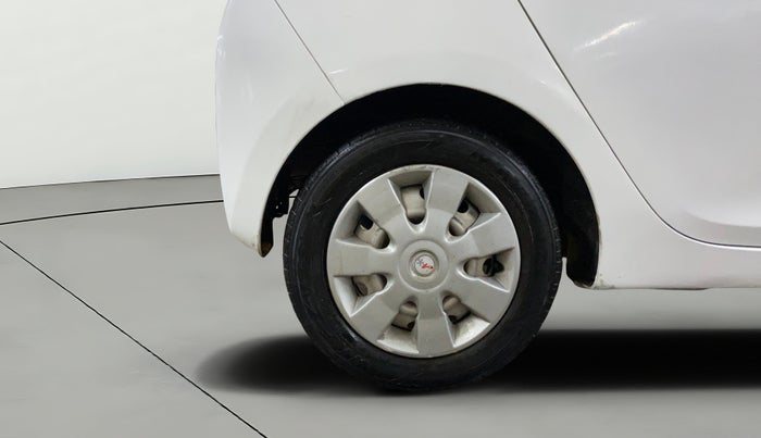 2017 Hyundai Eon ERA + SE, Petrol, Manual, 1,32,347 km, Right Rear Wheel