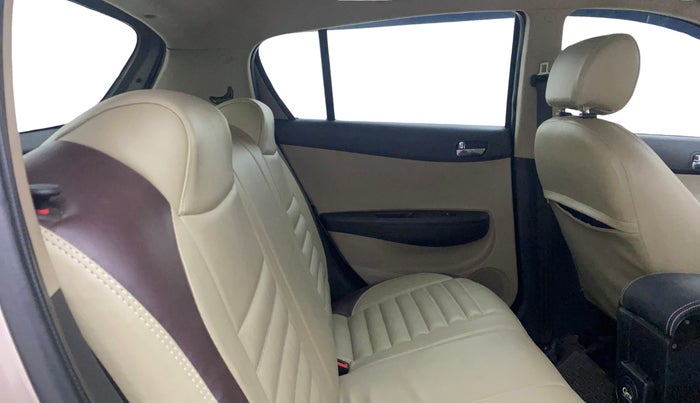 2012 Hyundai i20 MAGNA (O) 1.2, Petrol, Manual, 73,362 km, Right Side Rear Door Cabin