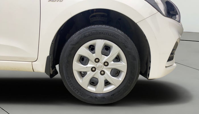 2018 Hyundai Elite i20 MAGNA EXECUTIVE CVT, Petrol, Automatic, 25,852 km, Right Front Wheel