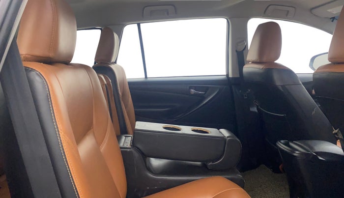 2017 Toyota Innova Crysta 2.4 GX 7 STR, Diesel, Manual, 86,454 km, Right Side Rear Door Cabin