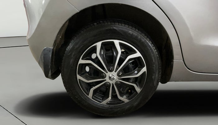 2016 Maruti Baleno DELTA PETROL 1.2, Petrol, Manual, 80,739 km, Right Rear Wheel