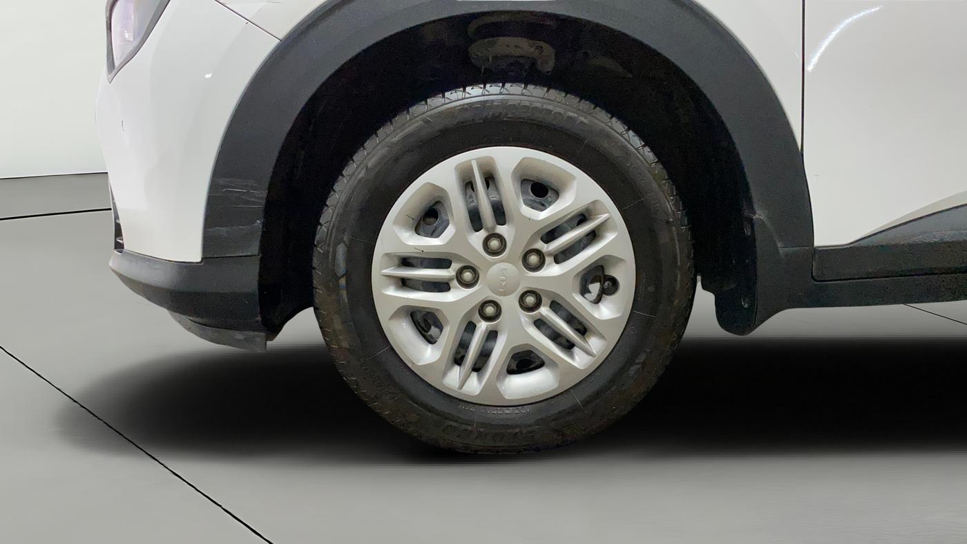 2023 KIA CARENS PRESTIGE 1.5 PETROL 7 STR, Petrol, Manual, 38,215 km, Left Front Wheel