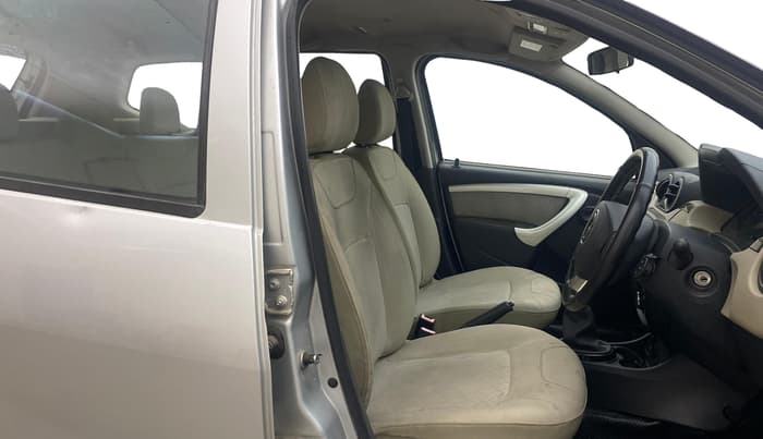 2013 Renault Duster 85 PS RXL DIESEL, Diesel, Manual, 1,05,325 km, Right Side Front Door Cabin