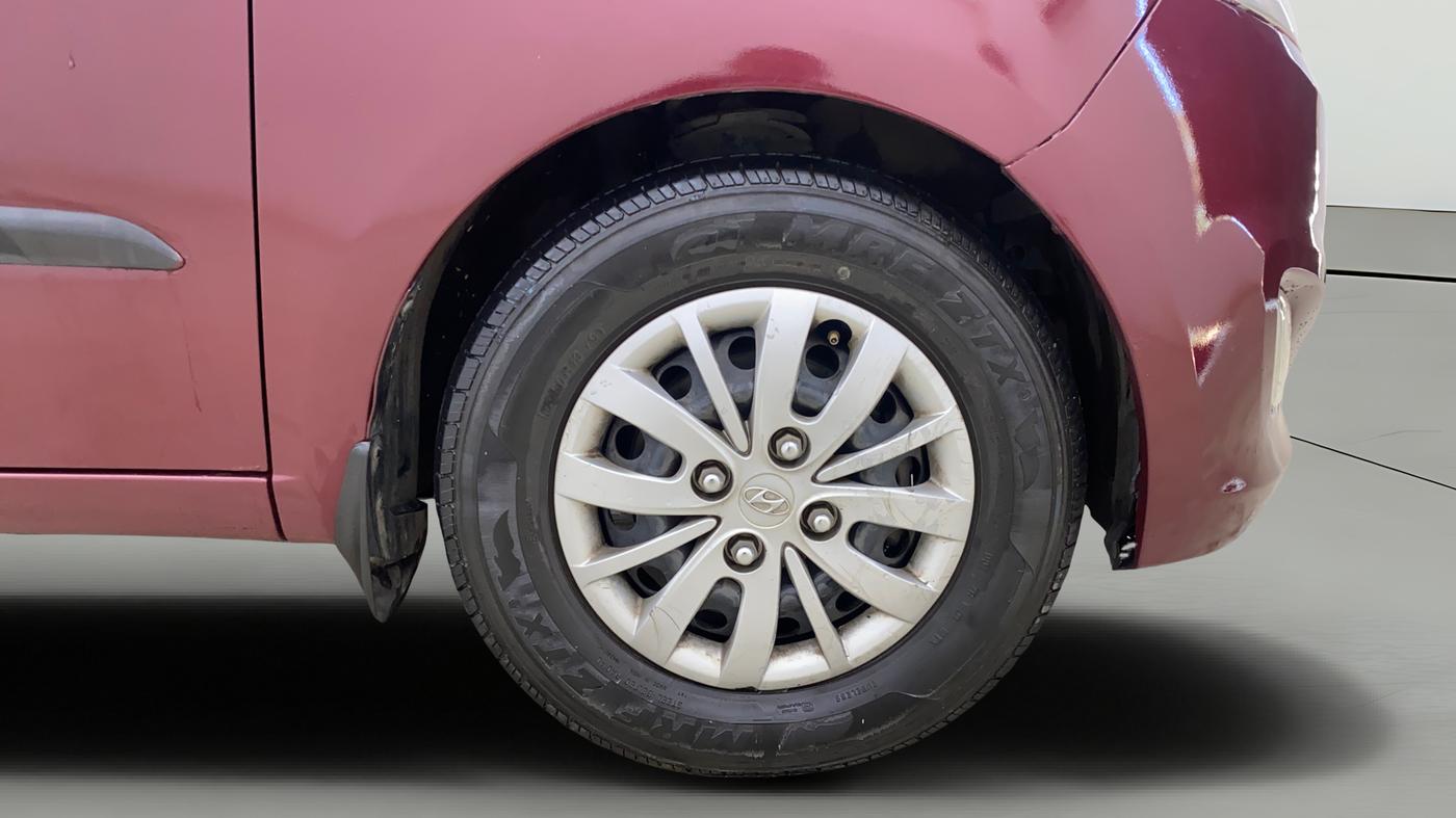 2014 Hyundai i10 SPORTZ 1.1, Petrol, Manual, 80,619 km, Right Front Wheel