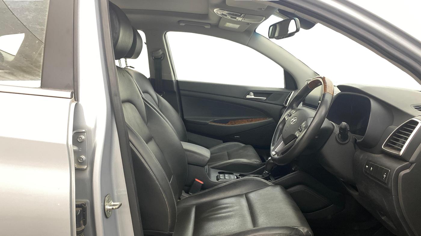 2021 Hyundai Tucson GLS 2WD AT PETROL, Petrol, Automatic, 51,475 km, Right Side Front Door Cabin