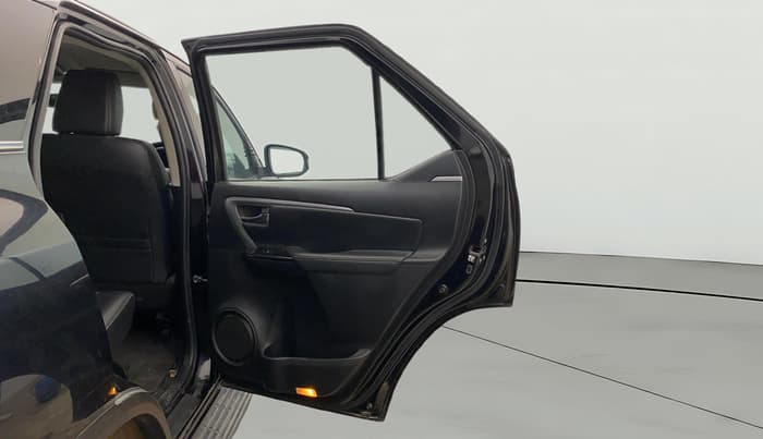 2021 Toyota Fortuner 2.8 4X2 MT, Diesel, Manual, 79,874 km, RHS Rear Door