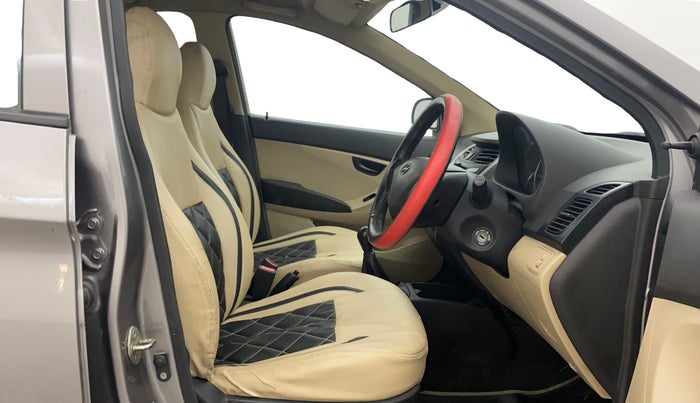 2013 Hyundai Eon MAGNA +, Petrol, Manual, 1,20,028 km, Right Side Front Door Cabin